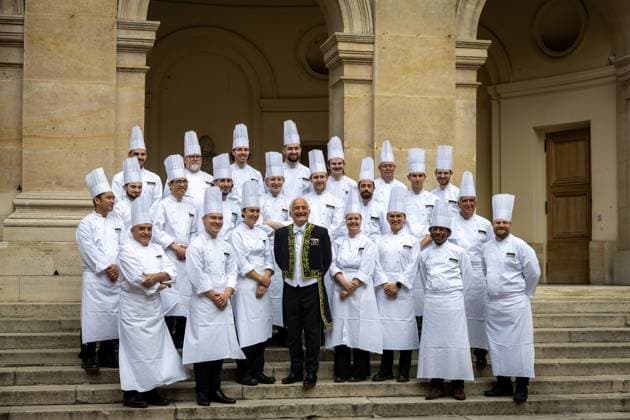 GUY SAVOY ACADEMIE DES BEAUX ARTS PHOTOPQR LE DAUPHINE Bertrand RIOTORD Paris 20 05 2026 Paris Île de France , le 20 mai 2026 Cérémonie dinstallation du chef étoilé Guy Savoy à lAcadémie des Beaux Arts Guy Savoy devient le premier chef à être élu à lAcadémie française des beaux arts Photo Bertrand Riotord Le Dauphiné Libéré Paris, France, may 20th 2026 The ceremony inducting Michelin starred chef Guy Savoy into the Academy of Fine Arts took place Guy Savoy became the first chef to be elected to the French Academy of Fine Arts Paris Paris Île de France France  Copyright: xPHOTOPQR LExDAUPHINE MAXPPPxBertrandxRIOTORDx 20260520JDL7135 20260520JDL7135