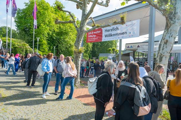 In der Saarbrücker Saarlandhalle findet am Donnerstag (21.5.2026) die Karrieremesse Job und Weiterbildung der Arbeitsagentur statt. Über 100 Aussteller sind mit einem Stand vertreten. *** On Thursday 21 5 2026, the Saarlandhalle in Saarbrücken will host the Job and Training Career Fair organized by the Employment Agency Over 100 exhibitors will be represented with a stand bub