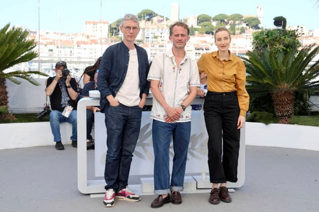 Swann Arlaud, Emmanuel Marre and Sandrine Blancke at the photocall for the feature film Notre salut A Man of His Time at the Festival de Cannes 2026 79 Cannes International Film Festival at the Palais des Festivals Cannes, 21 05 2026 Foto:xD.xBedrosianx xFuturexImagex salut_6525