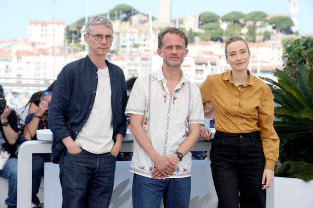 Swann Arlaud, Emmanuel Marre and Sandrine Blancke at the photocall for the feature film Notre salut A Man of His Time at the Festival de Cannes 2026 79 Cannes International Film Festival at the Palais des Festivals Cannes, 21 05 2026 Foto:xD.xBedrosianx xFuturexImagex salut_6526