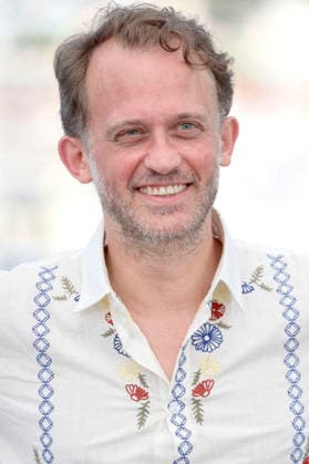 Emmanuel Marre at the photocall for the feature film Notre salut A Man of His Time at the Festival de Cannes 2026 79 Cannes International Film Festival at the Palais des Festivals Cannes, 21 05 2026 Foto:xD.xBedrosianx xFuturexImagex salut_6530