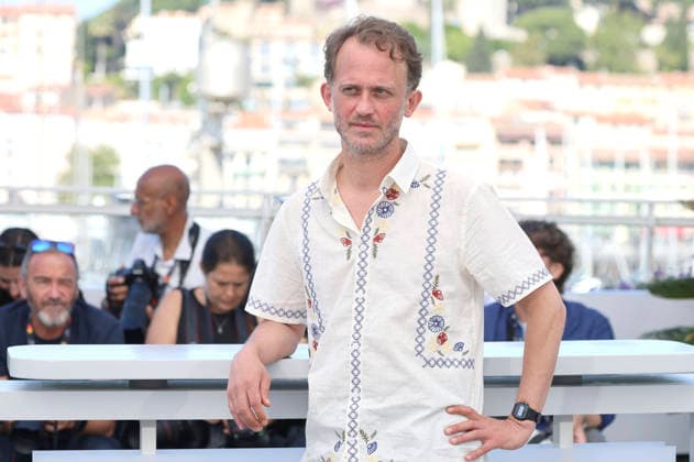Emmanuel Marre at the photocall for the feature film Notre salut A Man of His Time at the Festival de Cannes 2026 79 Cannes International Film Festival at the Palais des Festivals Cannes, 21 05 2026 Foto:xD.xBedrosianx xFuturexImagex salut_6532