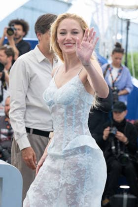 Cannes Victorian Psycho Photocall LZ Maika Monroe attending the photocall of Victorian Psycho during the 79th Cannes International Film Festival in Cannes, France on May 21, 2026, the film selected in the Official Competition. Photo by Laurent Zabulon ABACAPRESS.COM  Copyright: xZabulonxLaurentx