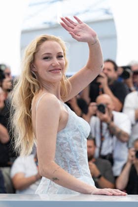 Cannes Victorian Psycho Photocall LZ Maika Monroe attending the photocall of Victorian Psycho during the 79th Cannes International Film Festival in Cannes, France on May 21, 2026, the film selected in the Official Competition. Photo by Laurent Zabulon ABACAPRESS.COM  Copyright: xZabulonxLaurentx