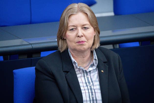 Deutscher Bundestag, 80. Plenarsitzung Baerbel Bas, Bundesministerin fuer Arbeit und Soziales im Portrait auf der Regierungsbank bei der 80. Sitzung des Deutschen Bundestag in Berlin, 21.05.2026 Berlin Berlin Deutschland *** German Bundestag, 80th plenary session Baerbel Bas, Federal Minister of Labor and Social Affairs in portrait on the government bench at the 80th session of the German Bundestag in Berlin, 21 05 2026 Berlin Berlin Germany