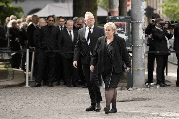 Stein Erik bisettes fra Oslo domkirke Oslo 20260521. Stein Erik Hagen bisettes fra Oslo domkirke torsdag. Foto: Stian Lysberg Solum NTB Oslo Norge egaXgLLDBM8 EDITORIAL USE ONLY Ref:_POLegaXgLLDBM8.jpg *** Stein Eriks funeral from Oslo Cathedral Oslo 20260521 Stein Erik Hagens funeral from Oslo Cathedral on Thursday Photo Stian Lysberg Solum NTB Oslo Norway egaXgLLDBM8 EDITORIAL USE ONLY Ref POLegaXgLLDBM8 jpg  Copyright: xStianxLysbergxSolumx xNTBx
