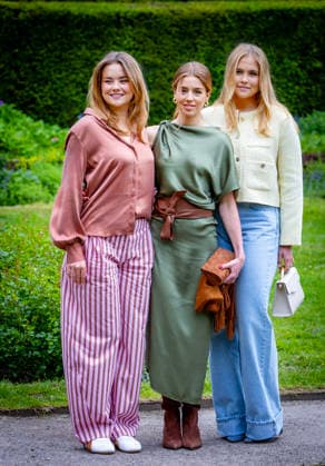 21-05-2026 Clingendaal Princess Amalia and Princess Alexia and Princess Ariane pose for the media during the annual photo session in the Hollandse Tuin in parc Clingendael in The Hague. Â  Copyright: xPPEx