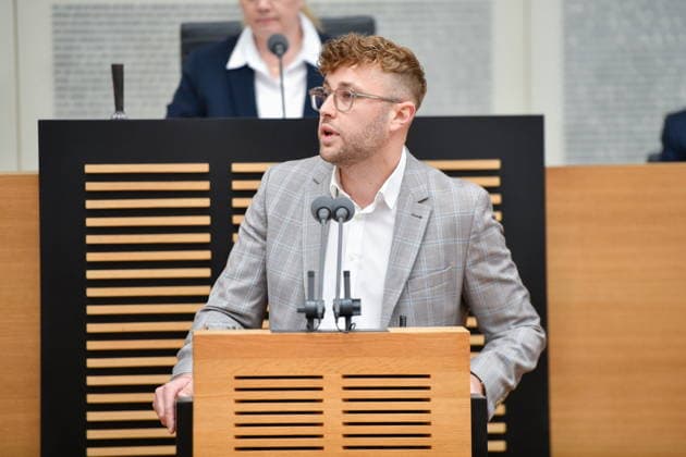 Es fand die Plenarsitzung im Saarbrücker Landtag am Mittwoch (20.05.2026) statt. Im Bild: Pascal Arweiler, MdL (SPD) *** The plenary session took place in the Saarbrücken state parliament on Wednesday 20 05 2026 In the picture Pascal Arweiler, MdL SPD bub