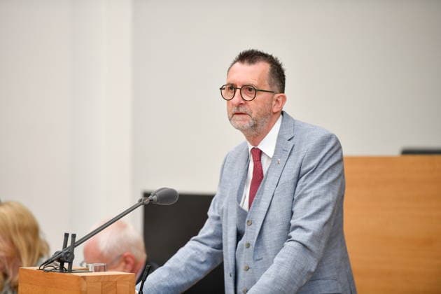 Es fand die Plenarsitzung im Saarbrücker Landtag am Mittwoch (20.05.2026) statt. Im Bild: Reinhold Jost, Minister für Inneres, Bauen und Sport. *** The plenary session took place in the Saarbrücken state parliament on Wednesday 20 05 2026 In the picture Reinhold Jost, Minister of the Interior, Building and Sport bub