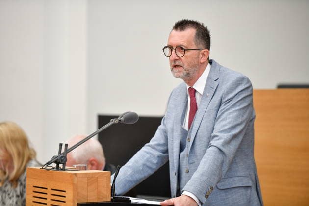 Es fand die Plenarsitzung im Saarbrücker Landtag am Mittwoch (20.05.2026) statt. Im Bild: Reinhold Jost, Minister für Inneres, Bauen und Sport. *** The plenary session took place in the Saarbrücken state parliament on Wednesday 20 05 2026 In the picture Reinhold Jost, Minister of the Interior, Building and Sport bub