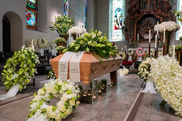 Stein Erik Hagen bisettes fra Oslo domkirke Oslo 20260521. Stein Erik Hagen bisettes fra Oslo domkirke torsdag. Foto: Ole Berg-Rusten NTB POOL Oslo Norge YInonGJJ5Ag EDITORIAL USE ONLY Ref:_POL_BUSYInonGJJ5Ag.jpg *** Stein Erik Hagens funeral from Oslo Cathedral Oslo 20260521 Stein Erik Hagens funeral from Oslo Cathedral on Thursday Photo Ole Berg Rusten NTB POOL Oslo Norway YInonGJJ5Ag EDITORIAL USE ONLY Ref POL BUSYInonGJJ5Ag jpg  Copyright: xOlexBerg-Rustenx xNTBx