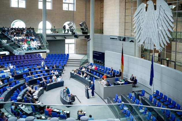 Deutscher Bundestag, 80. Plenarsitzung Symbolbild Plenarsaal bei der 80. Sitzung des Deutschen Bundestag in Berlin Berlin Berlin Deutschland *** German Bundestag, 80th plenary session Symbolic image of the plenary chamber at the 80th session of the German Bundestag in Berlin Berlin Germany