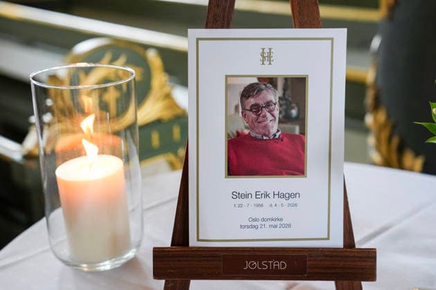 Stein Erik Hagen bisettes fra Oslo domkirke Oslo 20260521. Stein Erik Hagen bisettes fra Oslo domkirke torsdag. Foto: Ole Berg-Rusten NTB POOL Oslo Norge XRuW_oSj1Vc EDITORIAL USE ONLY Ref:_POL_BUSXRuW_oSj1Vc.jpg *** Stein Erik Hagens funeral from Oslo Cathedral Oslo 20260521 Stein Erik Hagens funeral from Oslo Cathedral on Thursday Photo Ole Berg Rusten NTB POOL Oslo Norway XRuW oSj1Vc EDITORIAL USE ONLY Ref POL BUSXRuW oSj1Vc jpg  Copyright: xOlexBerg-Rustenx xNTBx
