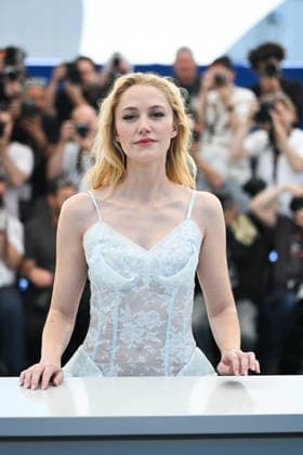 79ème Festival International du Film de Cannes Photocall with cast of Victorian Psycho 79th International Cannes Film Festival Photocall with cast of Victoria Psycho movie 456572 2026 05 21 France Monroe, Maika  Copyright: xSergexArnalx xStarfacex STAR_456572_010