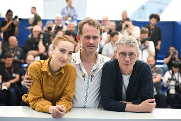 79ème Festival International du Film de Cannes Photocall du film Victorian Psycho 79th International Cannes Film Festival Photocall with cast of Victoria Psycho movie 456573 2026 05 21 France Arlaud, Swann Blancke, Sandrine Marre, Emmanuel  Copyright: xSergexArnalx xStarfacex STAR_456573_002