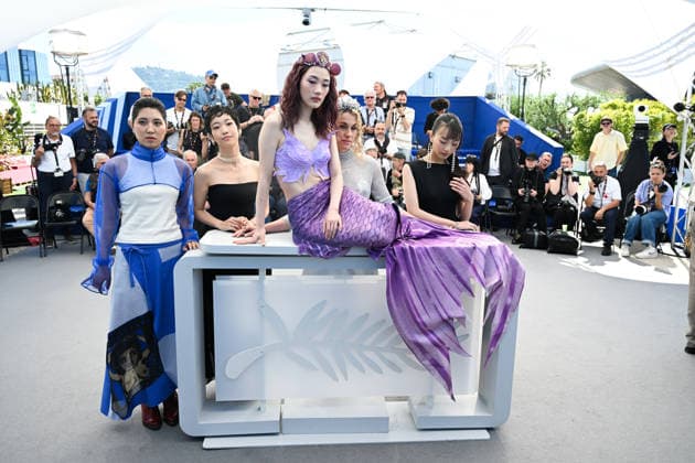 79ème Festival International du Film de Cannes Photocall with cast of Titanic Ocean movie 79th International Cannes Film Festival Photocall with cast of Titanic Ocean movie 456574 2026 05 21 France Sasaki, Arisa Kotzamani, Konstantina  Copyright: xSergexArnalx xStarfacex STAR_456574_001