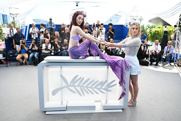 79ème Festival International du Film de Cannes Photocall with cast of Titanic Ocean movie 79th International Cannes Film Festival Photocall with cast of Titanic Ocean movie 456574 2026 05 21 France Sasaki, Arisa Kotzamani, Konstantina  Copyright: xSergexArnalx xStarfacex STAR_456574_003