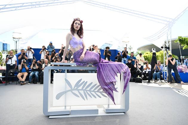 79ème Festival International du Film de Cannes Photocall with cast of Titanic Ocean movie 79th International Cannes Film Festival Photocall with cast of Titanic Ocean movie 456574 2026 05 21 France Sasaki, Arisa Kotzamani, Konstantina  Copyright: xSergexArnalx xStarfacex STAR_456574_009