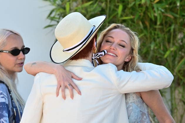 Maika Monroe and Virginia Feito pose for a photocall for the film Victorian Psycho at the 79th Cannes Film Festival at the Palais des Festivals on May 21, 2026 in Cannes, France Romain Doucelin Agency Bestimage Cannes France  Copyright: xRomainxDoucelinx xBestimagexRomainxDoucelinx xBestimagex