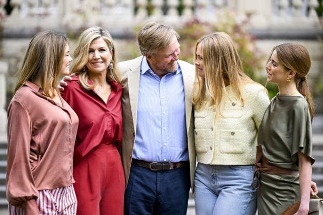 King Willem-Alexander With Queen Maxima And Daughters During Spring Photo Session - The Hague King Willem-Alexander, Queen Maxima, and their daughters Princess Amalia, Princess Ariane, and Princess Alexia attend the Clingendael Spring Royal House photo session 2026 at Clingendael in The Hague, Netherlands on May 21, 2026. Photo by Patrick van Emst NL Beeld Bruno Press ABACAPRESS.COM The Hague Netherlands  Copyright: xBrunoxPress ABACAx