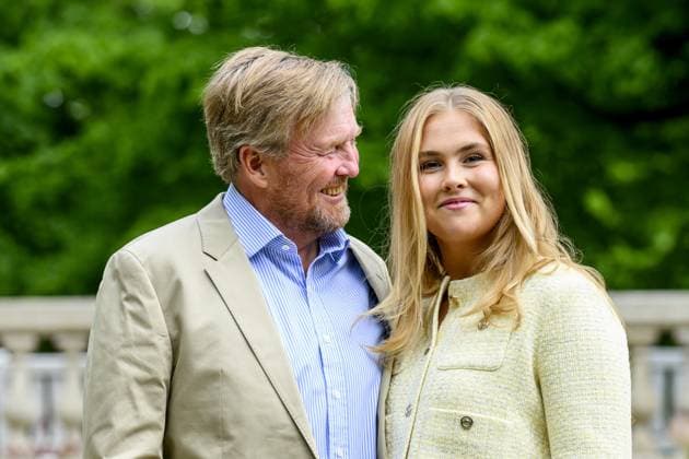 King Willem-Alexander And Princess Amalia At Royal House Spring Photo Session - The Hague King Willem-Alexander and Princess Amalia attend the Royal House Spring Photo Session 2026 at Clingendael in The Hague, Netherlands on May 21, 2026. Photo by Bruno Press ABACAPRESS.COM The Hague Netherlands  Copyright: xBrunoxPress ABACAx