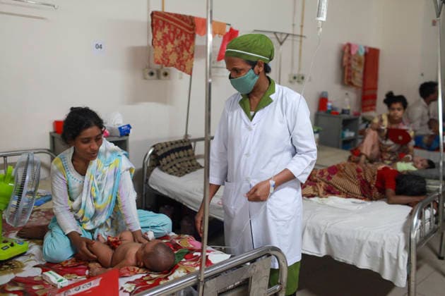 May 21, 2026, Dhaka, Dhaka, Bangladesh: Children suffering from measles receive treatment at a hospital in Dhaka, Bangladesh, on May 21, 2026, as the country faces a growing outbreak. Dhaka Bangladesh - ZUMAj163 20260521_zip_j163_015 Copyright: xAbuxSufianxJewelx
