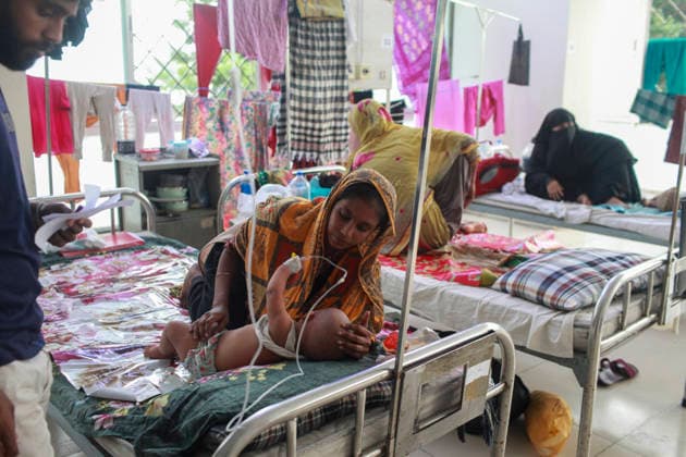 May 21, 2026, Dhaka, Dhaka, Bangladesh: Children suffering from measles receive treatment at a hospital in Dhaka, Bangladesh, on May 21, 2026, as the country faces a growing outbreak. Dhaka Bangladesh - ZUMAj163 20260521_zip_j163_016 Copyright: xAbuxSufianxJewelx