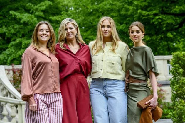 Den Haag, The Netherlands, 2026-05-21 11:51:49 THE HAGUE, 21-05-2026, Clingendael Spring Royal House photo session 2026 at Clingendael in The Hague PHOTO: NLBeeld Patrick van EmstIn the photo: Princess Amalia, Princess Ariane and Princess Alexia with Queen Maxima Credit: NL Beeld Patrick van Emst  Copyright: xx x