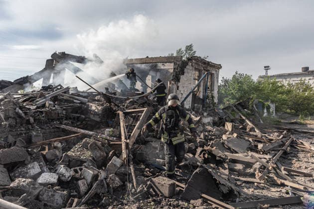 Aftermath of Russian airstrike in Kramatorsk and Druzhkivka KRAMATORSK, UKRAINE - MAY 21: Firefighters extinguish a fire following a Russian airstrike on the city of Kramatorsk, Ukraine, 21 May 2026 Diego Herrera Carcedo Anadolu Druzhkivka Ukraine. Editorial use only. Please get in touch for any other usage.  Copyright: x2026xAnadoluxDiegoxHerreraxCarcedox
