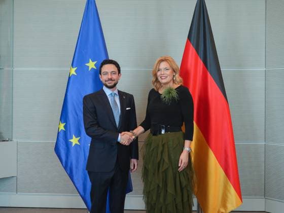 News Bilder des Tages Jordanian Crown Prince Hussein bin Abdullah II met with German Bundestag President Julia Klöckner in Berlin, Jordanian Crown Prince Hussein bin Abdullah II met with German Bundestag President Julia Klöckner in Berlin, Germany, on May 21, 2020, and emphasized the importance of strengthening ties between the Jordanian and German people through cultural exchange and tourism programs. Photo by Royal Hashemite Court Amman Amman Jordan 210526_Germany_JPO_01(1) Copyright: xapaimagesxRoyalxHashemitexCourtxx xapaimagesx