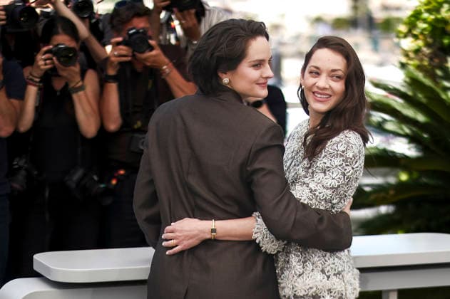 Noemie Merlant und Marion Cotillard beim Photocall zum Kinofilm Roma Elastica auf dem Festival de Cannes 2026 79. Internationale Filmfestspiele von Cannes am Palais des Festivals. Cannes, 21.05.2026 *** Noemie Merlant and Marion Cotillard at the photocall for the feature film Roma Elastica at the Festival de Cannes 2026 79 Cannes International Film Festival at the Palais des Festivals Cannes, 21 05 2026 Foto:xJ.xEdwardsx xFuturexImagex elastica_6408