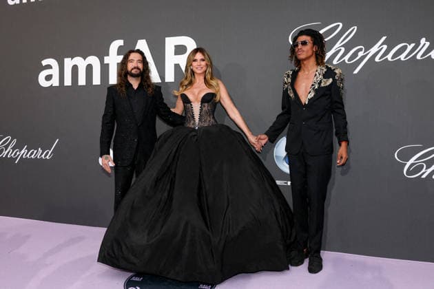 Entertainment Bilder des Tages Heidi Klum and her husband Tom Kaulitz with Henry Samuel, Heidi Klums son Photocall of the gala amfAR 2026 by Chopard at the Hotel du Cap Eden Roc in Antibes, during the 79th Cannes International Film Festival On May 21, 2026 Jacovides Moreau Bestimage Photocall of the gala amfAR 2026 by Chopard during the 79th Cannes International Film Festival On May 21, 2026 in Cannes, France Cap d Antibes France  Copyright: xJACOVIDES-MOREAUx xBESTIMAGExJACOVIDES-MOREAUx xBESTIMAGEx