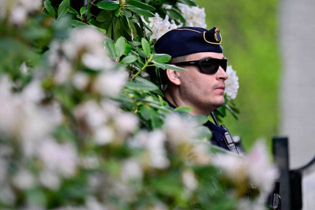 Police in the garden of Sofiero Castle, where a dinner with the Swedish royal couple and NATO Foreign Ministers is being held in connection with the NATO foreign ministers meeting, in Helsingborg, Sweden, on Thursday May 21 2026. HELSINGBORG SWEDEN x50090x *** Police in the garden of Sofiero Castle, where a dinner with the Swedish royal couple and NATO Foreign Ministers is being held in connection with the NATO foreign ministers meeting, in Helsingborg, Sweden, on Thursday May 21 2026 HELSINGBORG SWEDEN x50090x  Copyright: xJohanxNilsson TTx NATO FOREIGN MINISTERS MEETING SOFIERO 8Oh4HhHsxc0