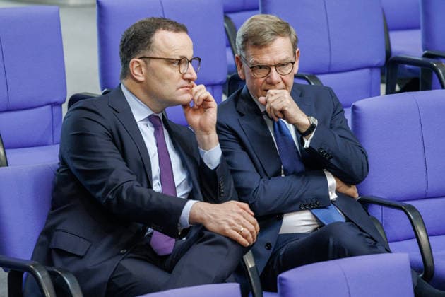 Bundestag Jens Spahn (CDU) und Johann Wadephul (CDU) im Deutschen Bundestag am 21.05.26 in Berlin. Berlin Berlin Deutschland Bundestag *** Bundestag Jens Spahn CDU and Johann Wadephul CDU in the German Bundestag on 21 05 26 in Berlin Berlin Berlin Germany Bundestag