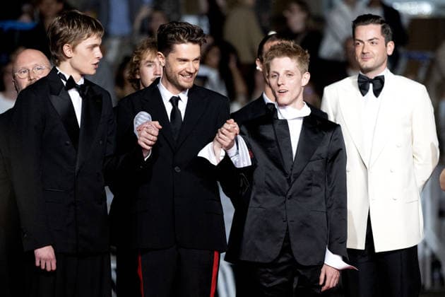 Emmanuel Macchia, Lukas Dhont,Valentin Campagne et Michiel Dhont Montée des marches du film Coward lors du 79ème Festival International du Film de Cannes, le 21 mai 2026 Olivier Borde Bestimage Red carpet for Coward at the 79th Cannes International Film Festival on May 21, 2026 Cannes France  Copyright: xOLIVIERxBORDEx xBESTIMAGExOLIVIERxBORDEx xBESTIMAGEx
