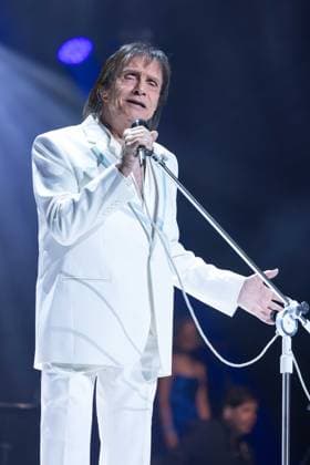 Brazilian singer Roberto Carlos during a performance at Radio City Music Hall in New York Brazilian singer Roberto Carlos during a performance at Radio City Music Hall in New York, United States, this Thursday, May 21, 2026. NEW YORK NY UNITED STATES Copyright: xVANESSAxCARVALHOx