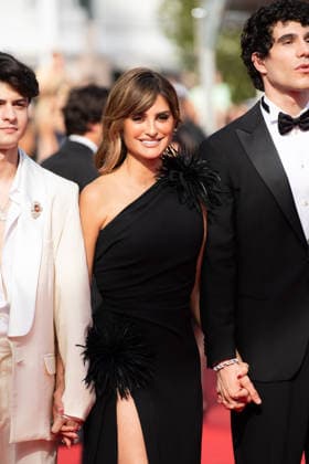 79th Cannes Film Festival Red Carpet of the movie -La bola negra- Palais des Festivals - Cannes, France Milo Quifes;Penelope Cruz;Javier Calvo 79th Cannes Film Festival Red Carpet of the movie -La bola negra- Palais des Festivals - Cannes, France 21st May 2026 SGPItalia id 134688_117 *Not Exclusive  Copyright: x SGPx