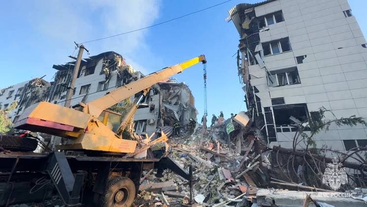 Russia Ukraine Drone Attack 9171203 22.05.2026 Rescuers work at the site of a collage dormitory of the Lugansk Pedagogical University s branch damaged in a reported Ukrainian drone attack in the course of Russia s military operation in Ukraine, in Starobelsk, the Lugansk People s Republic (LPR) , Russia Sputnik Image is a handout provided by a third party. Editorial use only. No archiving, commercial use, or advertising campaign. Starobelsk Lugansk People s Republic Russia  Copyright: xx