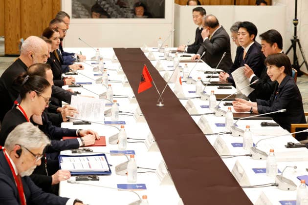 May 22, 2026, Tokyo, Japan: (C-L to C-R) Albanian Prime Minister Edi Rama and Japanese Prime Minister Sanae Takaichi hold a meeting at the prime minister s official residence in Tokyo. Prime Minister Rama is currently in Japan on an official working visit. Tokyo Japan - ZUMAm191 20260522_aap_m191_007 Copyright: xRodrigoxReyesxMarinx