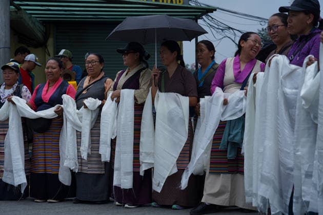 May 22, 2026, Kathmandu, Bagmati, Nepal: Fans and relatives gather at the domestic terminal of the Kathmandu airport to welcome Kami Rita Sherpa, who recently made a world record by climbing Everest for the highest 32 times, Nepal on May 22, 2026. Kathmandu Nepal  - ZUMAd164 20260522_zip_d164_012 Copyright: xAryanxDhimalx