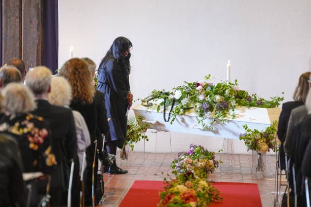 Anja Breien bisettes Oslo 20260522. Kulturminister Lubna Boby Jaffery under bisettelsen til filmregissor Anja Breien i Fanehallen pa Akershus festning i Oslo fredag. Foto: Terje Pedersen NTB Oslo Norge o-2RxmFwPOo EDITORIAL USE ONLY Ref:o-2RxmFwPOo.jpg *** Anja Breiens funeral Oslo 20260522 Minister of Culture Lubna Boby Jaffery during the funeral of film director Anja Breien in Fanehallen at Akershus Fortress in Oslo on Friday Photo Terje Pedersen NTB Oslo Norway o 2RxmFwPOo EDITORIAL USE ONLY Ref o 2RxmFwPOo jpg  Copyright: xTerjexPedersenx xNTBx