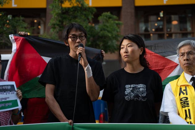 South Korean activists return after Israeli seizure of Gaza aid flotilla SEOUL, SOUTH KOREA - MAY 22: Kim Dong-hyeon and Haecho (Kim A-hyun), two Korean activists who were captured by Israeli forces after attempting to sail to Gaza on a humanitarian mission, speak in front of the Israeli embassy in Seoul, South Korea on May 22, 2026. Hwawon Lee Anadolu Seoul South Korea. Editorial use only. Please get in touch for any other usage.  Copyright: x2026xAnadoluxHwawonxLeex