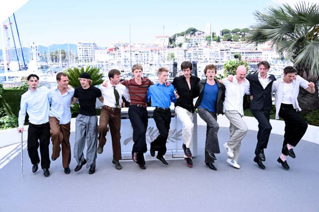 IPA84962937 - Cannes, 79th Cannes Film Festival 2026, photocall of the film Coward - Pictured: Emmanuel Macchia, Angelo Tijssens, Valentin Campagne, Michiel Dhont, Lukas Dhont  Copyright: xTerenghi Ipa-Agency.netx xPoolxPhotoxEventsx07x 84962937