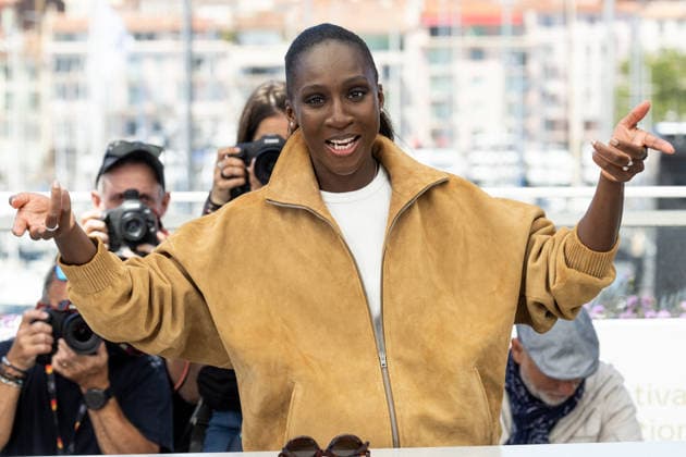 La maîtresse de cérémonie, Eye Haïdara pose lors du 79ème Festival de Cannes le 22 mai 2026 Jacovides Moreau Bestimage Eye Haïdara poses during the Master of Cermony photocall at the 79th annual Cannes Film Festival at Palais des Festivals on May 22, 2026 in Cannes Cannes France  Copyright: xJACOVIDES-MOREAUx xBESTIMAGExJACOVIDES-MOREAUx xBESTIMAGEx