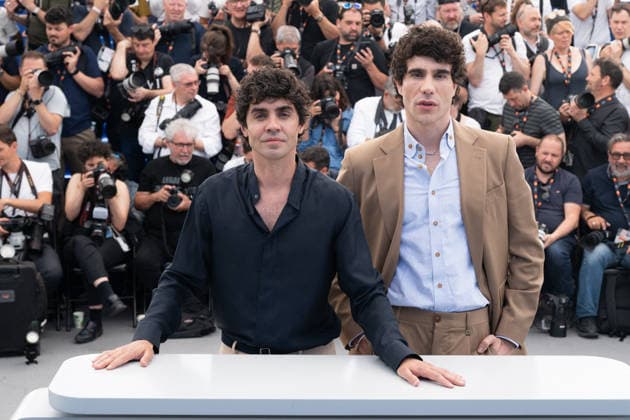 Cannes La Bola Negra Photocal LZ Javier Ambrossi and Javier Calvó attending the photocall of La Bola Negra during the 79th Cannes International Film Festival in Cannes, France on May 22, 2026, the film selected in the Official Competition. Photo by Laurent Zabulon ABACAPRESS.COM  Copyright: xZabulonxLaurentx