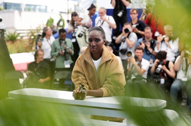 La maîtresse de cérémonie, Eye Haïdara pose lors du 79ème Festival de Cannes le 22 mai 2026 Jacovides Moreau Bestimage Eye Haïdara poses during the Master of Cermony photocall at the 79th annual Cannes Film Festival at Palais des Festivals on May 22, 2026 in Cannes Cannes France  Copyright: xJACOVIDES-MOREAUx xBESTIMAGExJACOVIDES-MOREAUx xBESTIMAGEx