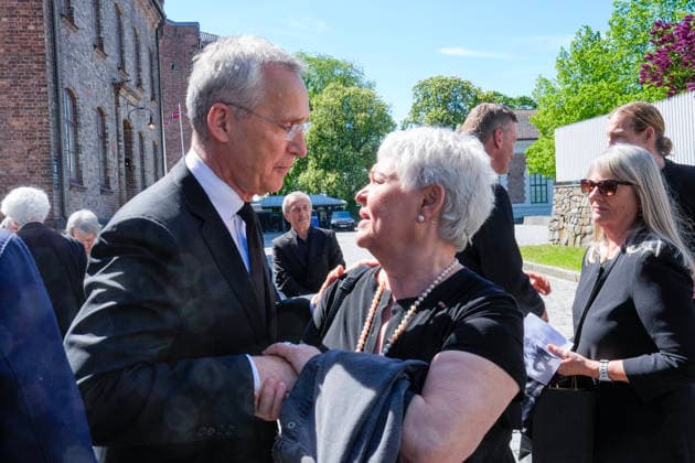 Anja Breien bisettes Oslo 20260522. FInansministre Jens Stoltenberg og Ellen Horn ettetr bisettelsen til filmregissor Anja Breien i Fanehallen pa Akershus festning i Oslo fredag. Foto: Terje Pedersen NTB Oslo Norge fQmoJEp8YH0 EDITORIAL USE ONLY Ref:_ENT_POLfQmoJEp8YH0.jpg *** Anja Breiens funeral in Oslo 20260522 Ministers of Finance Jens Stoltenberg and Ellen Horn attend the funeral of film director Anja Breien in Fanehallen at Akershus Fortress in Oslo on Friday Photo Terje Pedersen NTB Oslo Norway fQmoJEp8YH0 EDITORIAL USE ONLY Ref ENT POLfQmoJEp8YH0 jpg  Copyright: xTerjexPedersenx xNTBx