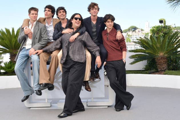 79ème Festival International du Film de Cannes Photocall du film Bola Negra 79th Cannes International Film Festival 79eme Festival de CANNES LA BOLA NEGRA Photocall Lola Duenas, Carlos González, Penélope Cruz, Javier Calvó, Javier Ambrossi, Milo Quifes, Guitarricadelafuente and Miguel Bernardeau pose during the La Bola Negra photocall at the 79th annual Cannes Film Festival 456633 2026 05 22 Cannes France  Copyright: xThomasxBohlenx STAR_456633_144