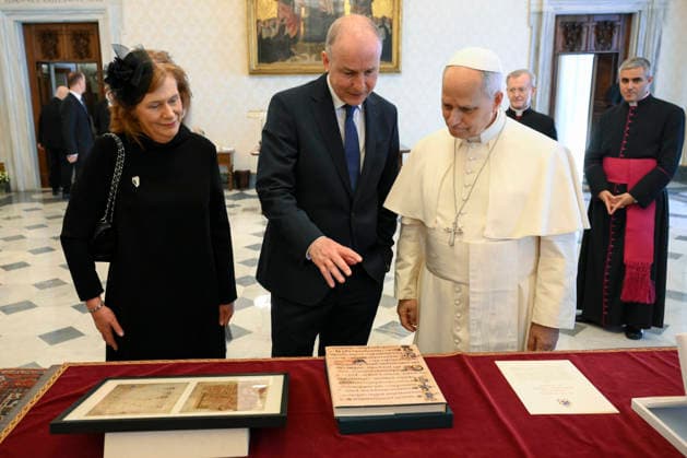 ITALY- REL VATICAN -POPE LEO XVI DURING A PRIVATE AUDIENCE WITH HIS EXCELLENCY MR.MICHEAL MARTIN,PRIME MINISTRE OF IRELAND May 22, 2026 ITALY REL - Vatican,May 22, 2026: Pope Leo XIV receives His Excellency Mr. Micheal Martin, Prime Minister of Ireland, in audience EDITORIAL USE ONLY - NO BOOKS Copyright: xVATICANxMEDIAx xCatholicxPressxPhotox