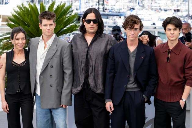 79th Cannes Film Festival Photocall of the movie -La bola negra- Palais des Festivals - Cannes, France Lola Duenas;Miguel Bernardeau;Carlos Gonzalez;Guitarricadelafuente;Milo Quifes 79th Cannes Film Festival Photocall of the movie -La bola negra- Palais des Festivals - Cannes, France 22nd May 2026 SGPItalia id 134688_122 *Not Exclusive  Copyright: xALFONSOxCATALANO SGPITALIAx